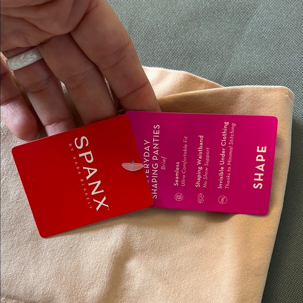 SPANX 2X Shaping Briefs in Cream - Picture 3 of 5